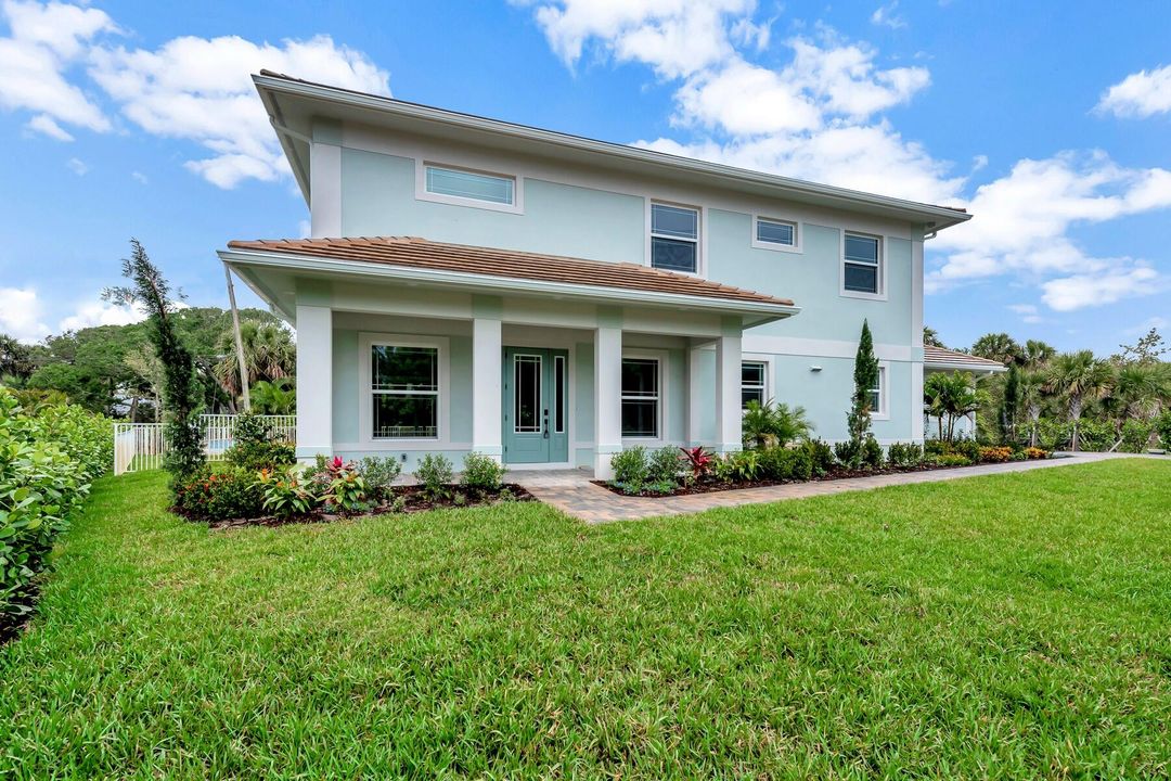 Recently Sold: $1,399,000 (4 beds, 5 baths, 3328 Square Feet)