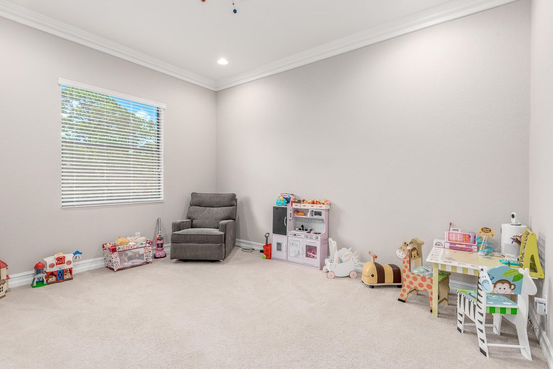 For Sale: $1,549,900 (5 beds, 4 baths, 4023 Square Feet)