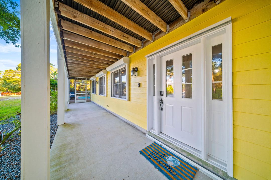 En Venta: $949,999 (3 camas, 4 baños, 2702 Pies cuadrados)