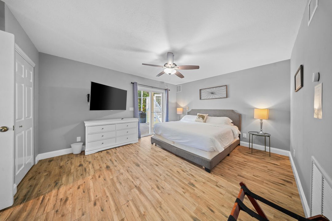 En Venta: $949,999 (3 camas, 4 baños, 2702 Pies cuadrados)