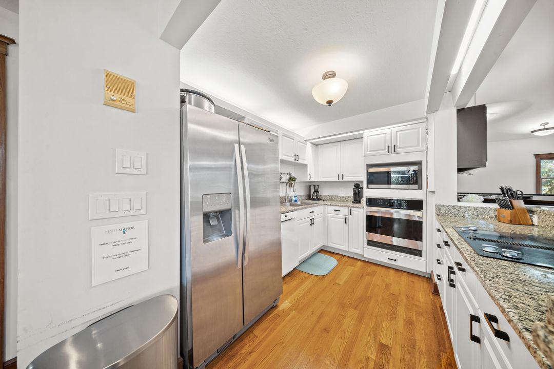 En Venta: $949,999 (3 camas, 4 baños, 2702 Pies cuadrados)