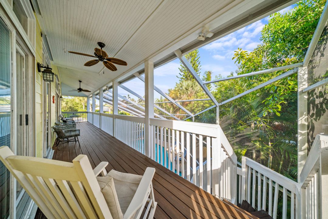 En Venta: $949,999 (3 camas, 4 baños, 2702 Pies cuadrados)