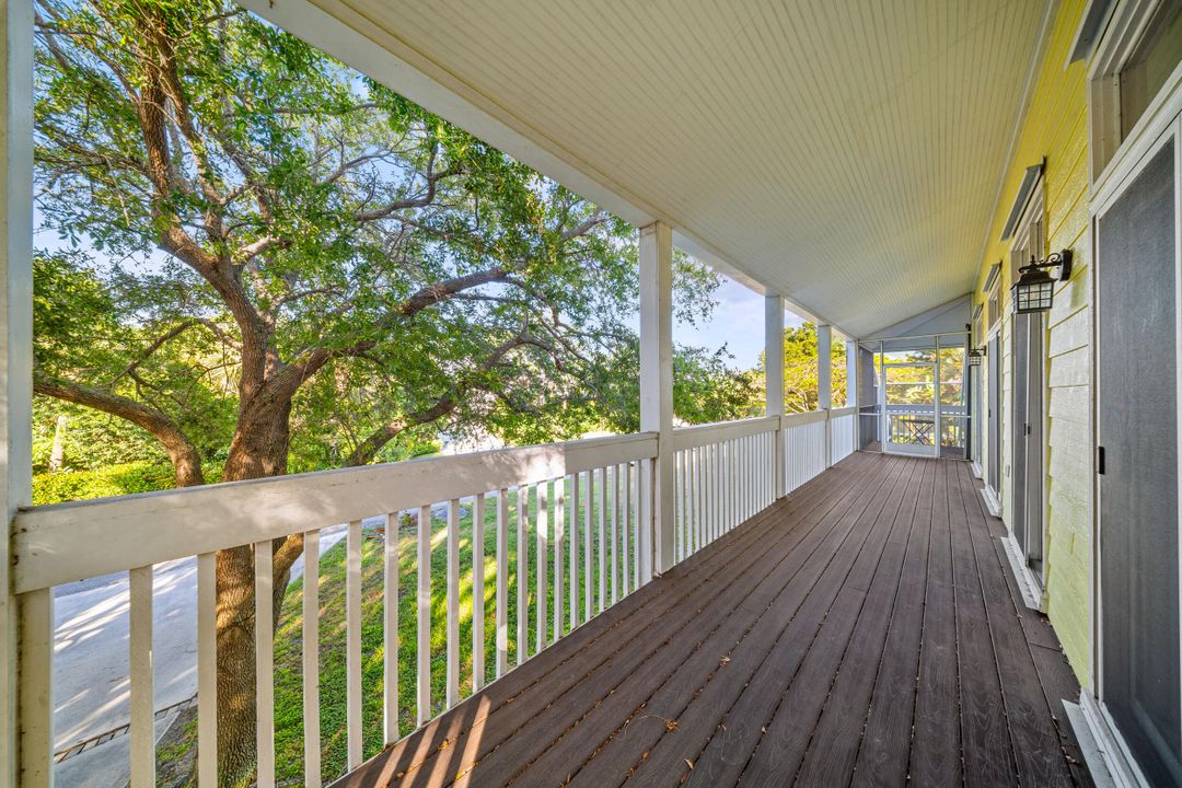 En Venta: $949,999 (3 camas, 4 baños, 2702 Pies cuadrados)