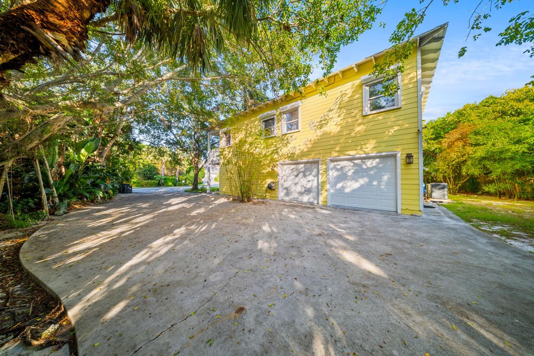 En Venta: $949,999 (3 camas, 4 baños, 2702 Pies cuadrados)