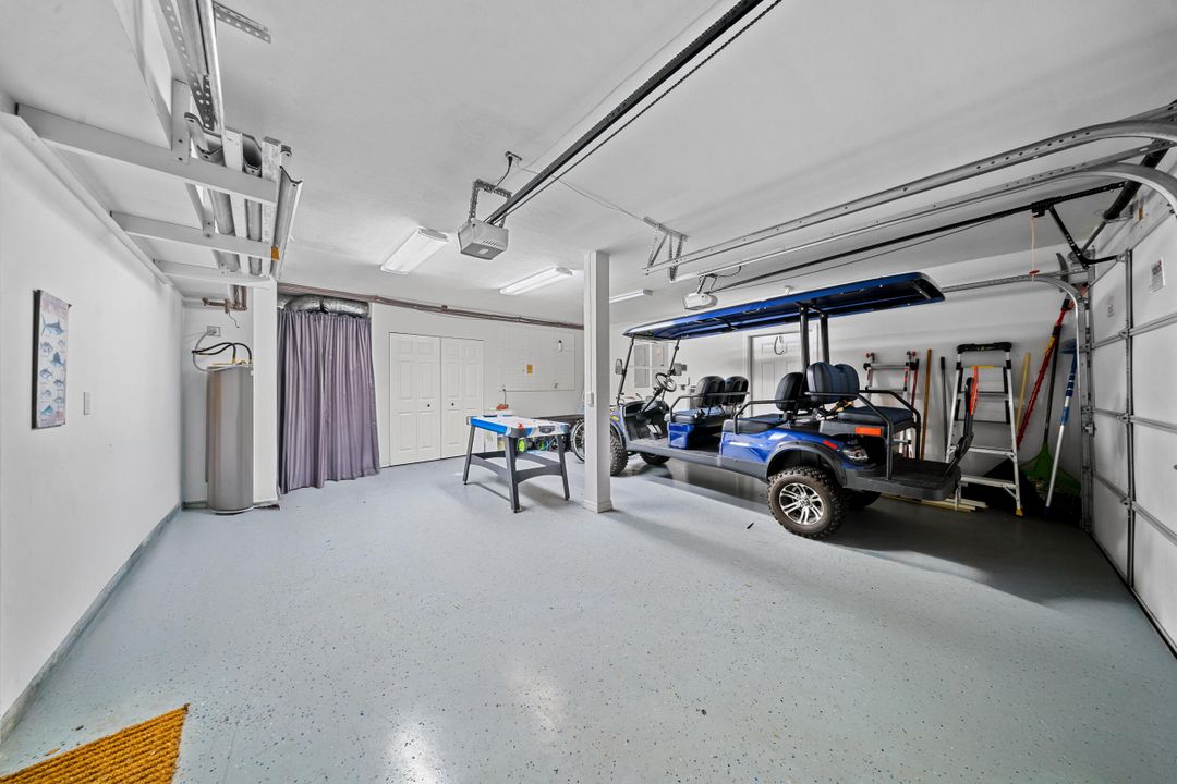 En Venta: $949,999 (3 camas, 4 baños, 2702 Pies cuadrados)