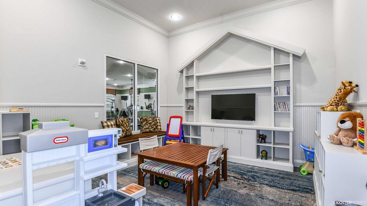 For Sale: $1,549,900 (5 beds, 4 baths, 4023 Square Feet)