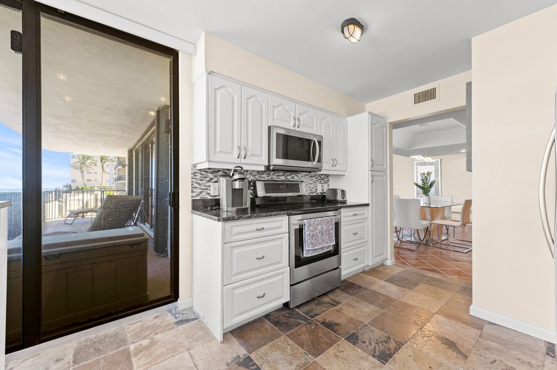 出租: $7,500 (2 贝兹, 2 浴室, 1637 平方英尺)