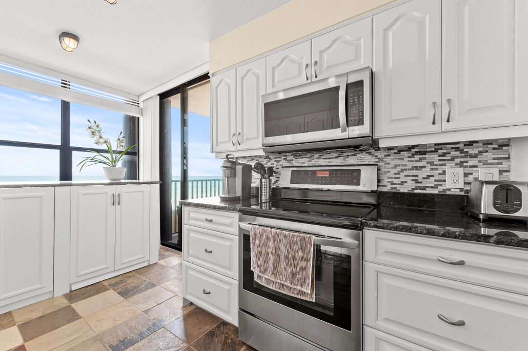 出租: $7,500 (2 贝兹, 2 浴室, 1637 平方英尺)