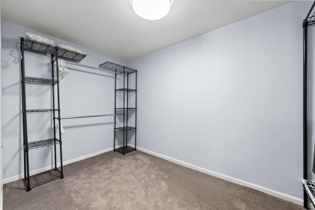 出租: $7,500 (2 贝兹, 2 浴室, 1637 平方英尺)