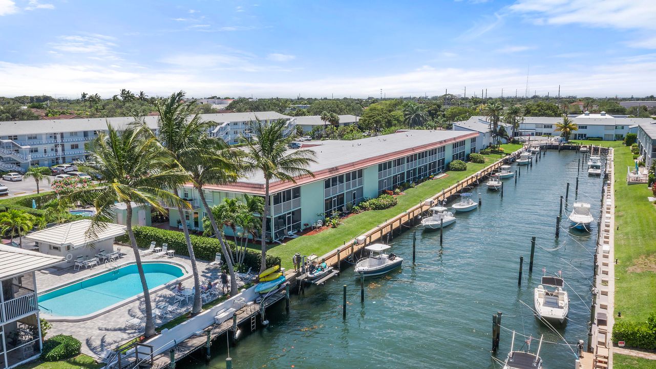 待售: $298,000 (2 贝兹, 2 浴室, 1014 平方英尺)