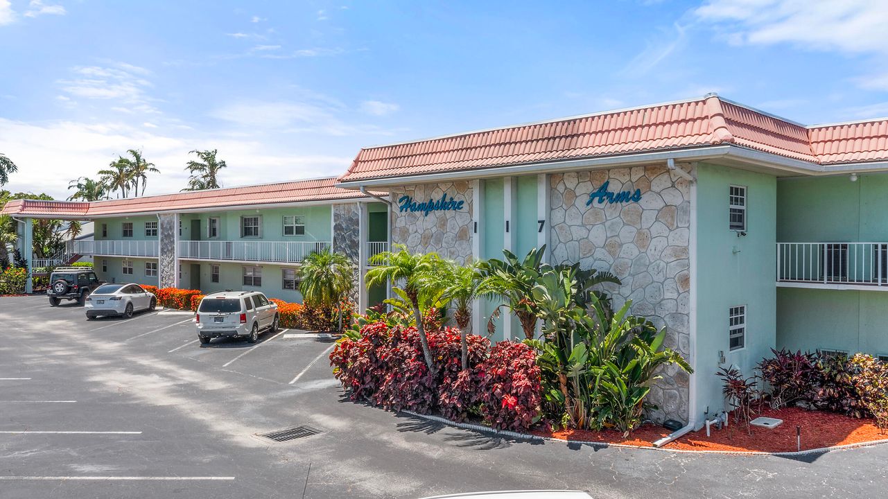 待售: $298,000 (2 贝兹, 2 浴室, 1014 平方英尺)