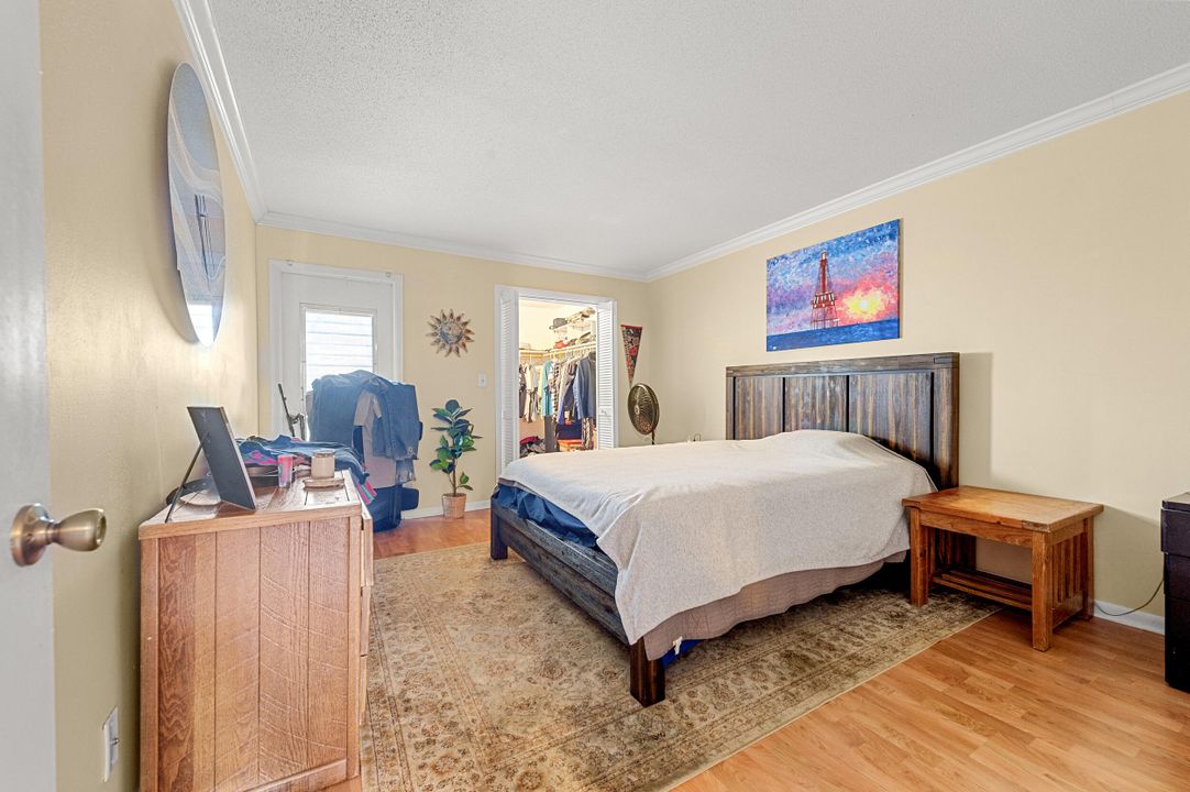 待售: $298,000 (2 贝兹, 2 浴室, 1014 平方英尺)