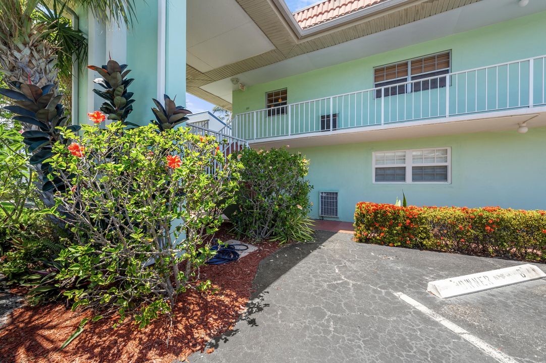 待售: $298,000 (2 贝兹, 2 浴室, 1014 平方英尺)