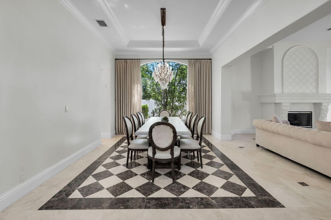 待售: $2,800,000 (6 贝兹, 6 浴室, 4768 平方英尺)