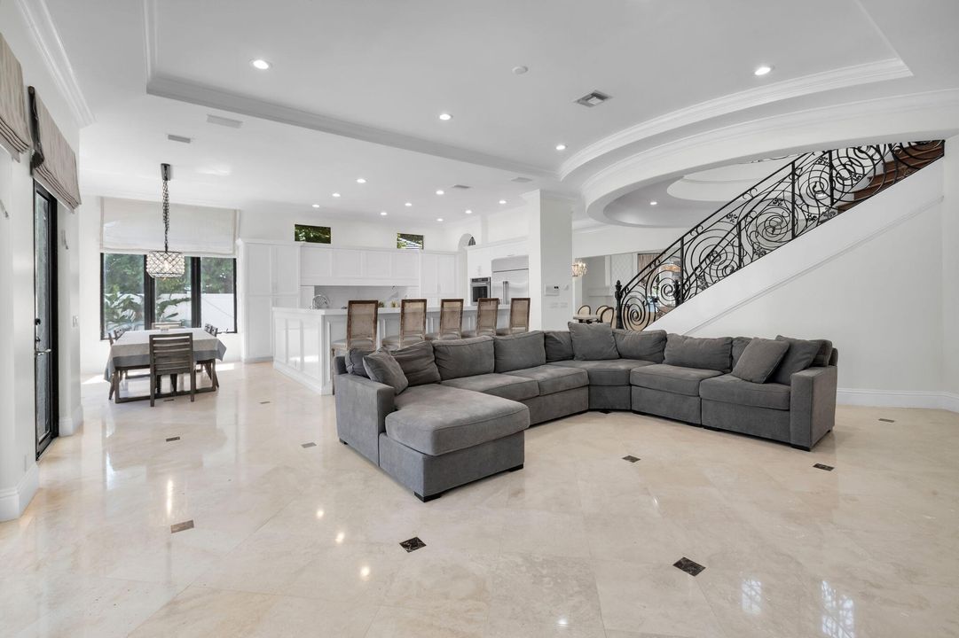 待售: $2,800,000 (6 贝兹, 6 浴室, 4768 平方英尺)