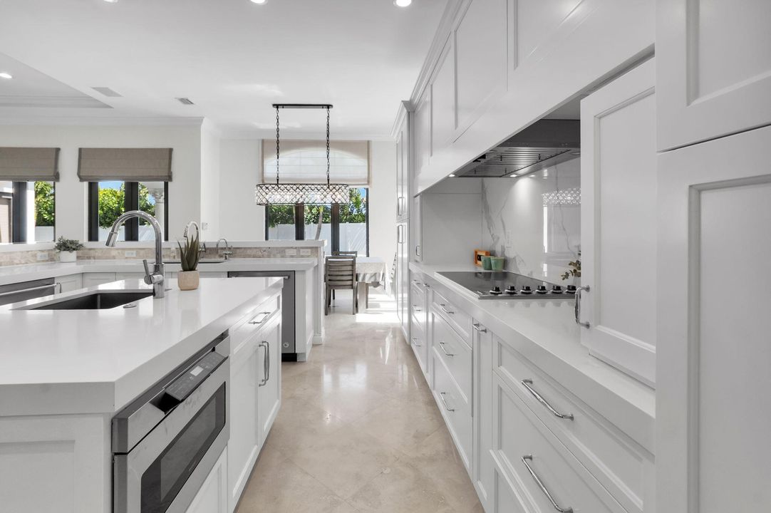 待售: $2,800,000 (6 贝兹, 6 浴室, 4768 平方英尺)