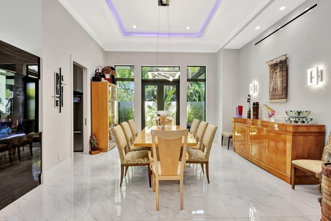 На продажу: $9,800,000 (4 спален, 4 ванн, 5039 Квадратных фут)