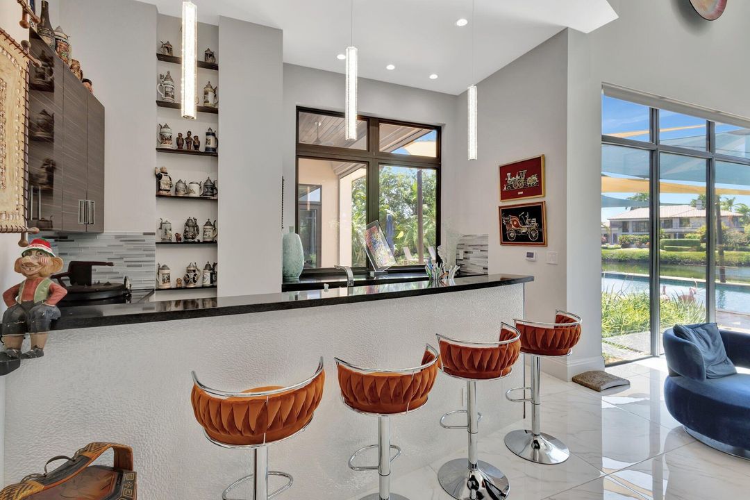 На продажу: $9,800,000 (4 спален, 4 ванн, 5039 Квадратных фут)