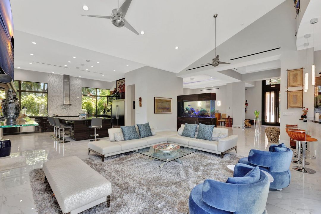 На продажу: $9,800,000 (4 спален, 4 ванн, 5039 Квадратных фут)