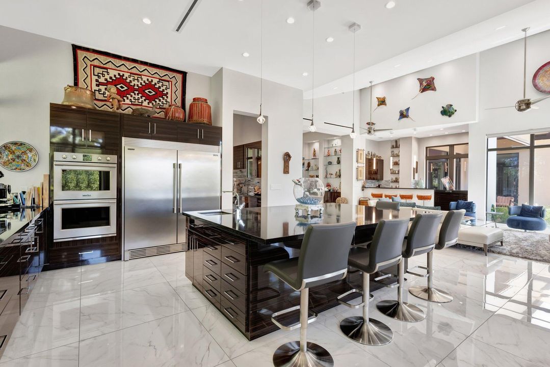 На продажу: $9,800,000 (4 спален, 4 ванн, 5039 Квадратных фут)