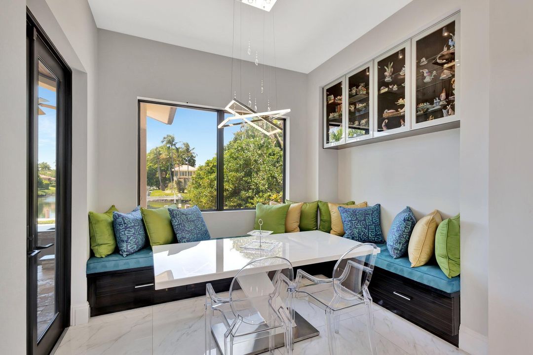 На продажу: $9,800,000 (4 спален, 4 ванн, 5039 Квадратных фут)