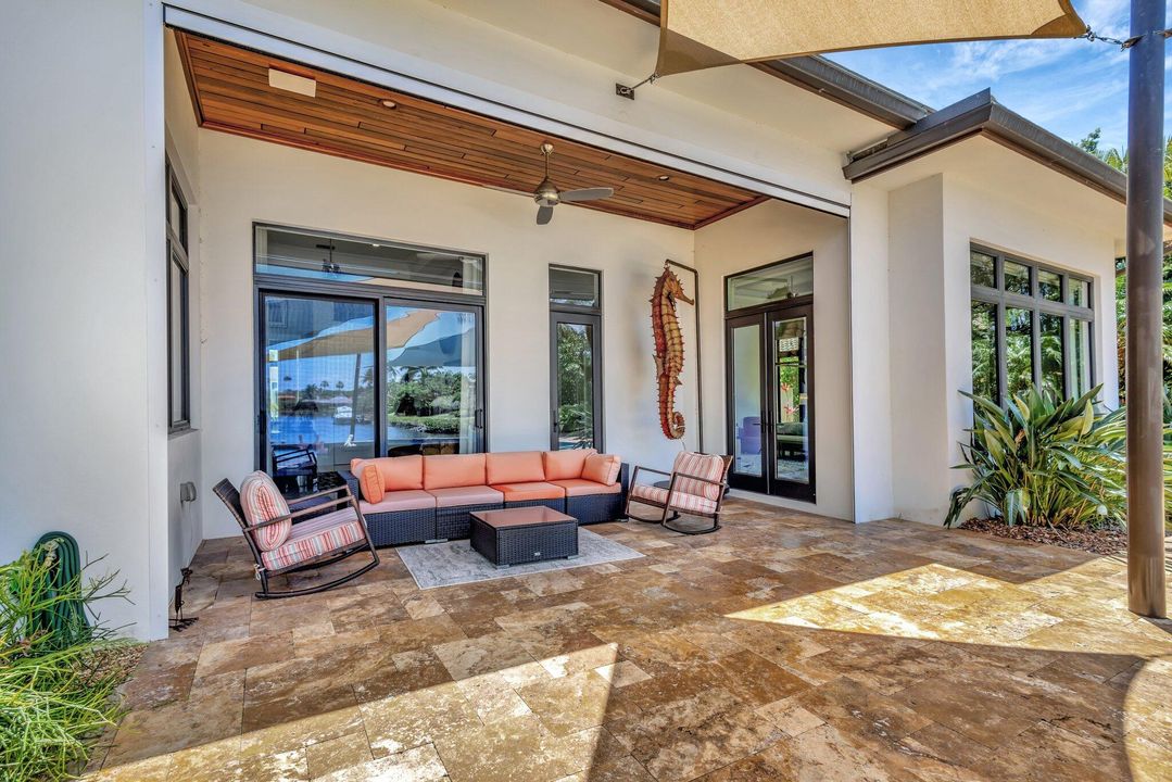 На продажу: $9,800,000 (4 спален, 4 ванн, 5039 Квадратных фут)