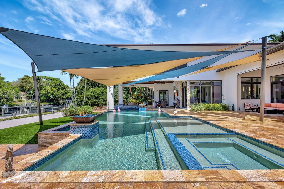 На продажу: $9,800,000 (4 спален, 4 ванн, 5039 Квадратных фут)