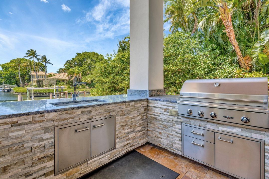 На продажу: $9,800,000 (4 спален, 4 ванн, 5039 Квадратных фут)