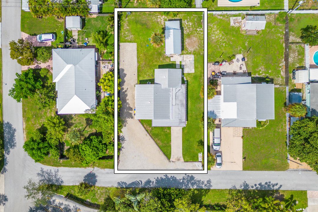 Под контрактом: $449,900 (3 спален, 2 ванн, 1120 Квадратных фут)