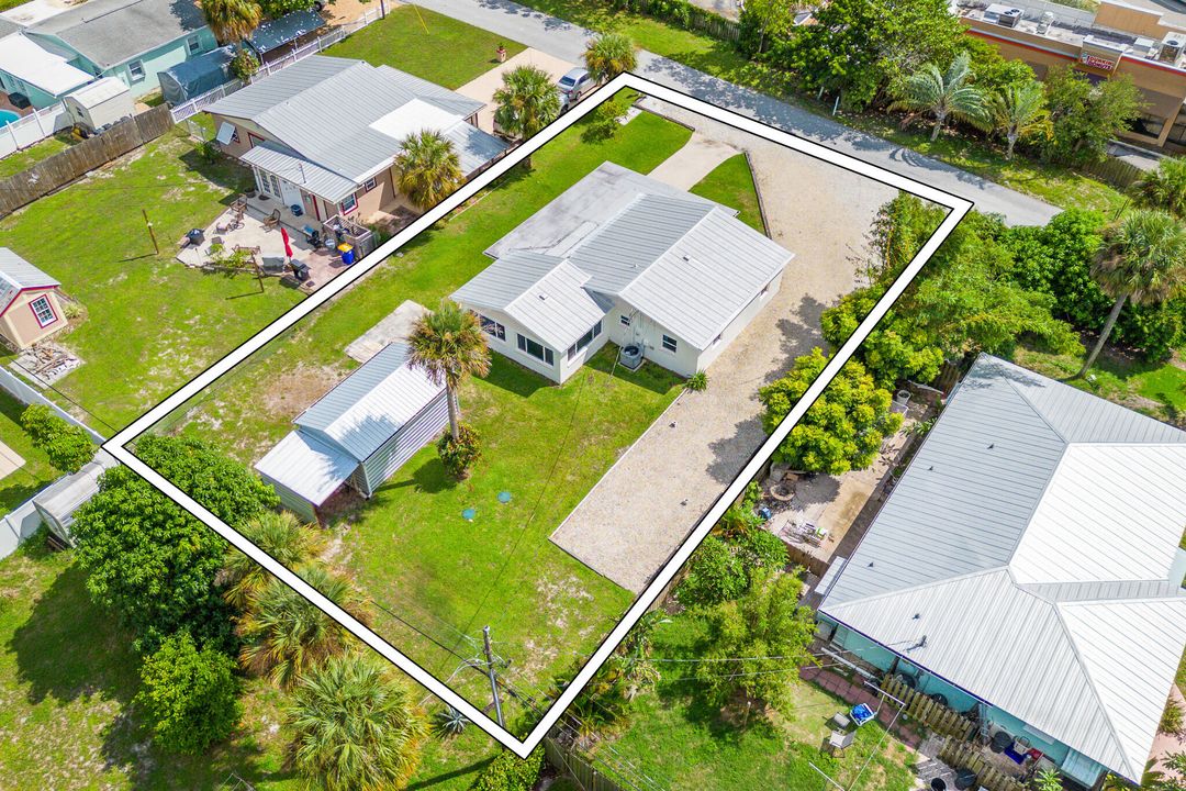 Под контрактом: $449,900 (3 спален, 2 ванн, 1120 Квадратных фут)