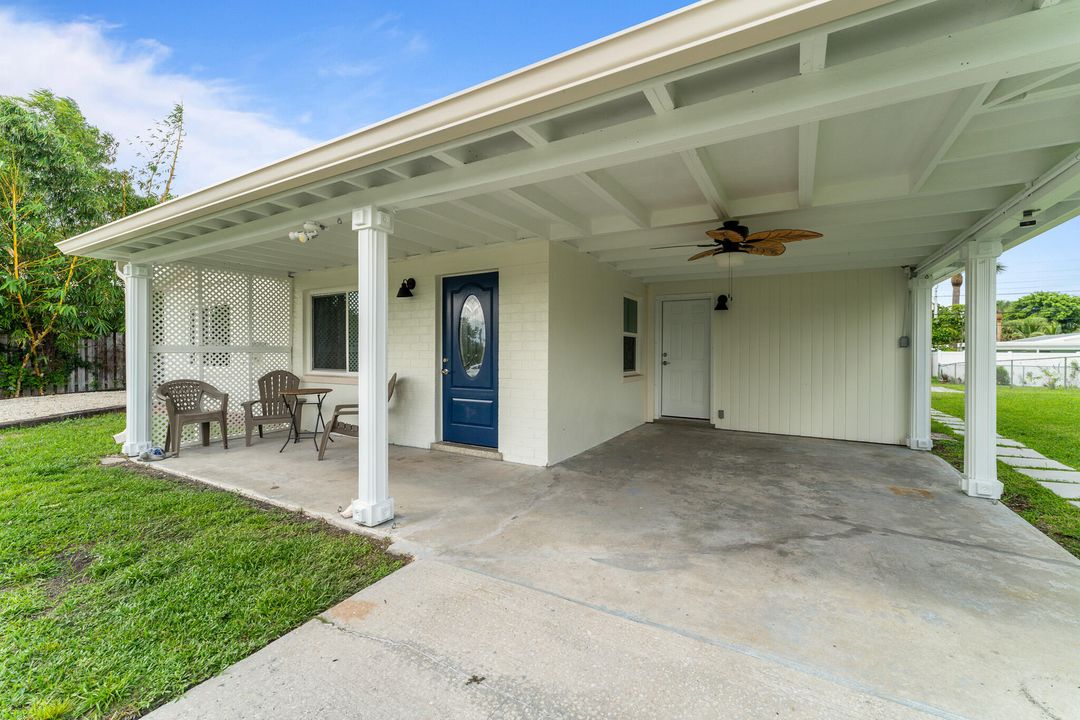 Под контрактом: $449,900 (3 спален, 2 ванн, 1120 Квадратных фут)