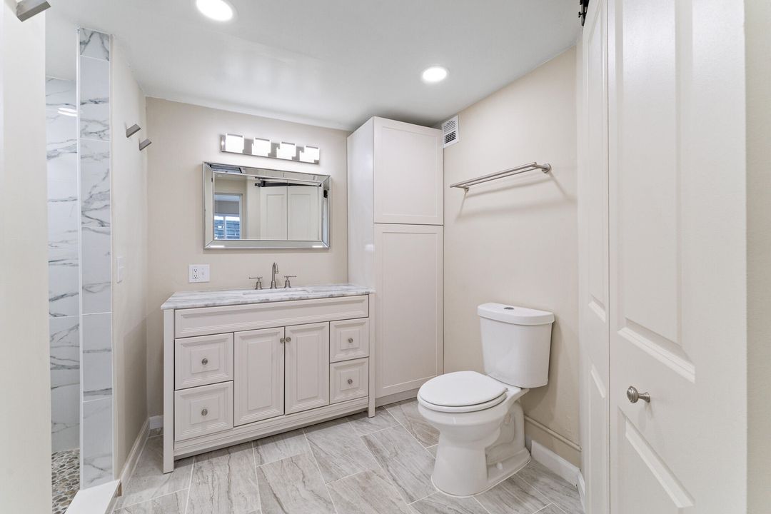 Под контрактом: $449,900 (3 спален, 2 ванн, 1120 Квадратных фут)