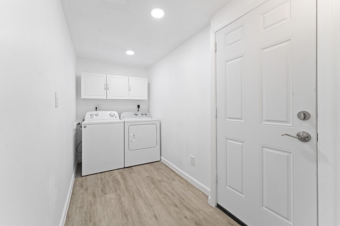 Под контрактом: $449,900 (3 спален, 2 ванн, 1120 Квадратных фут)