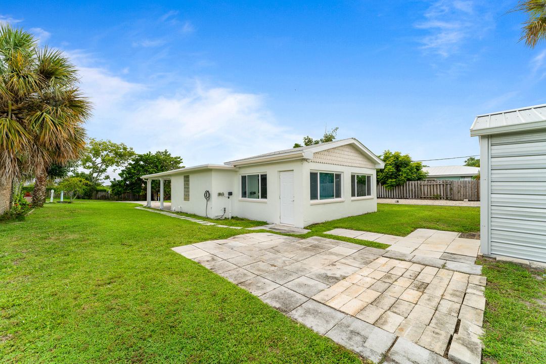 Под контрактом: $449,900 (3 спален, 2 ванн, 1120 Квадратных фут)