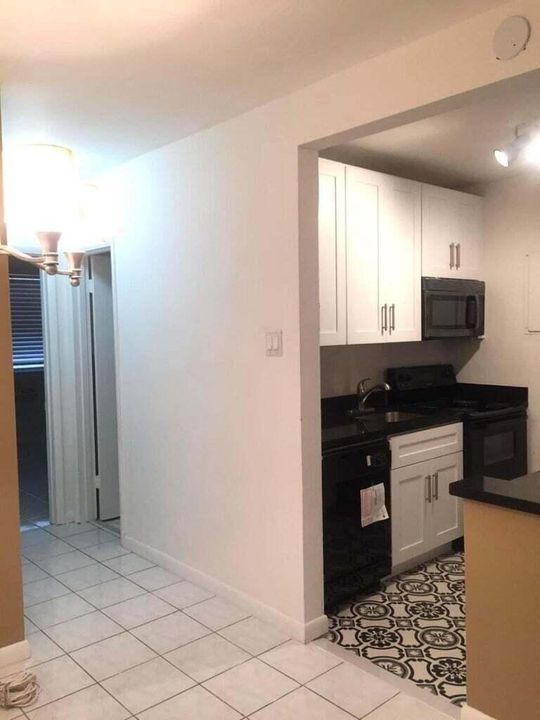 For Sale: $130,000 (1 beds, 1 baths, 640 Square Feet)