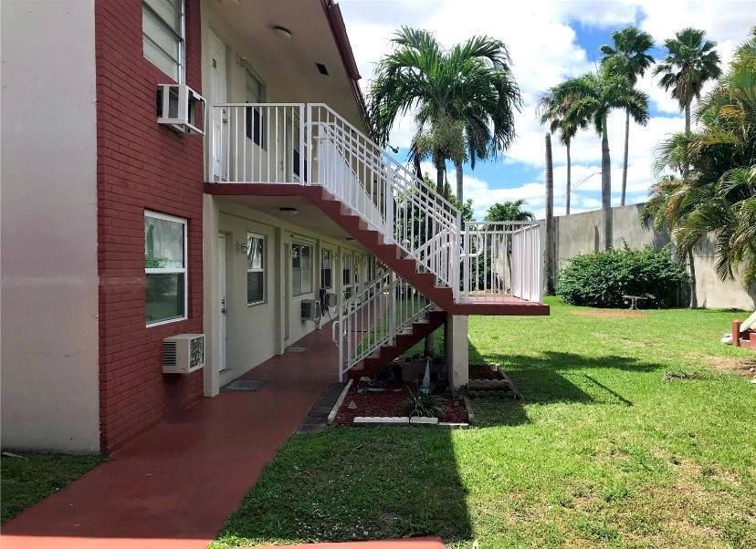 For Sale: $130,000 (1 beds, 1 baths, 640 Square Feet)