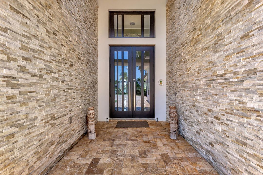 На продажу: $9,800,000 (4 спален, 4 ванн, 5039 Квадратных фут)