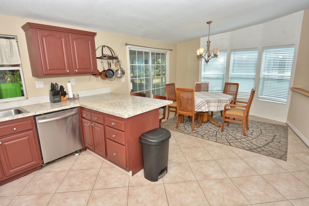 For Sale: $169,900 (3 beds, 2 baths, 1330 Square Feet)