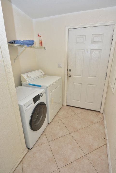 For Sale: $169,900 (3 beds, 2 baths, 1330 Square Feet)