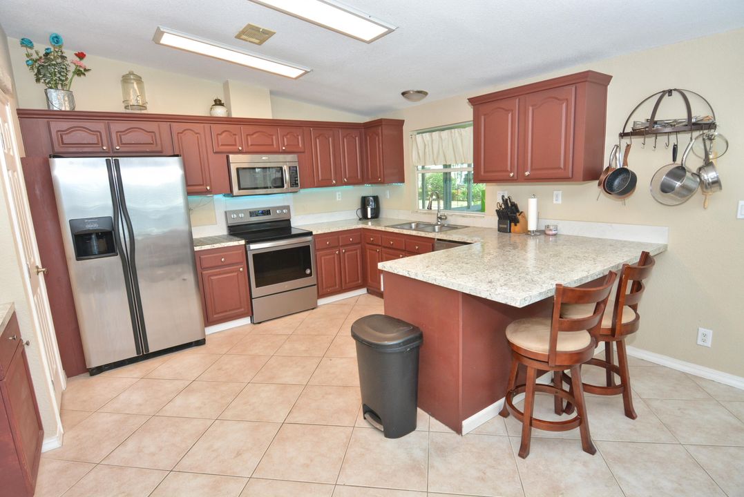 For Sale: $169,900 (3 beds, 2 baths, 1330 Square Feet)