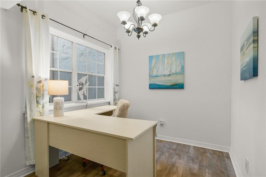 For Sale: $335,000 (1 beds, 2 baths, 862 Square Feet)