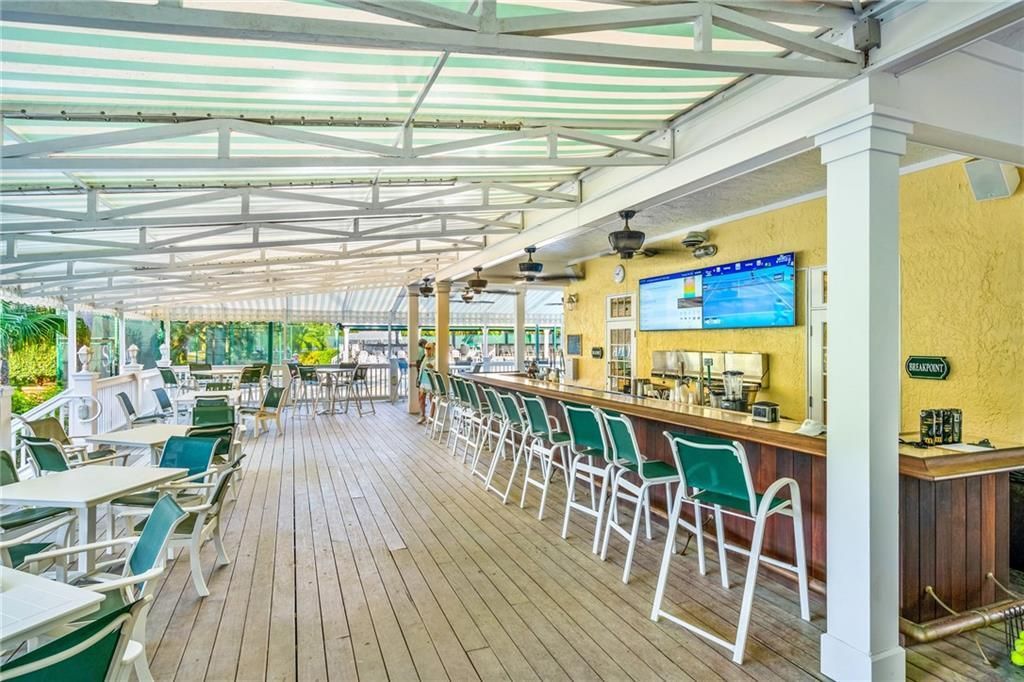 For Sale: $335,000 (1 beds, 2 baths, 862 Square Feet)