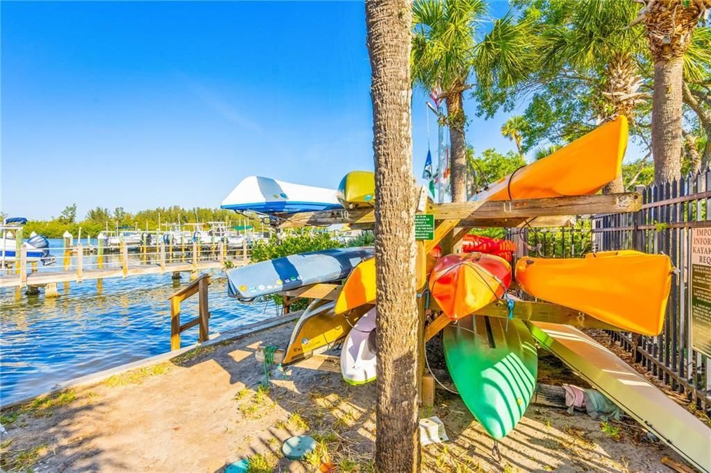 For Sale: $335,000 (1 beds, 2 baths, 862 Square Feet)