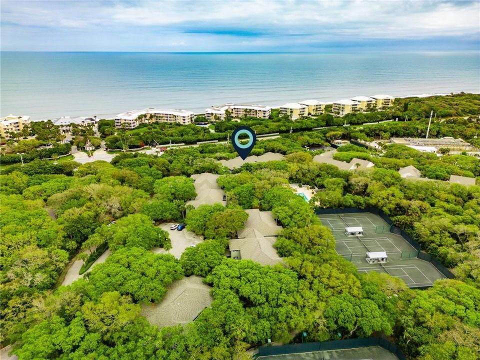 For Sale: $335,000 (1 beds, 2 baths, 862 Square Feet)