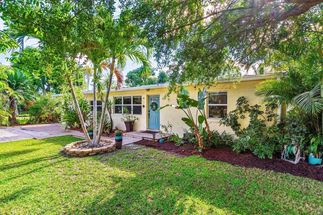 For Sale: $615,000 (3 beds, 2 baths, 2210 Square Feet)