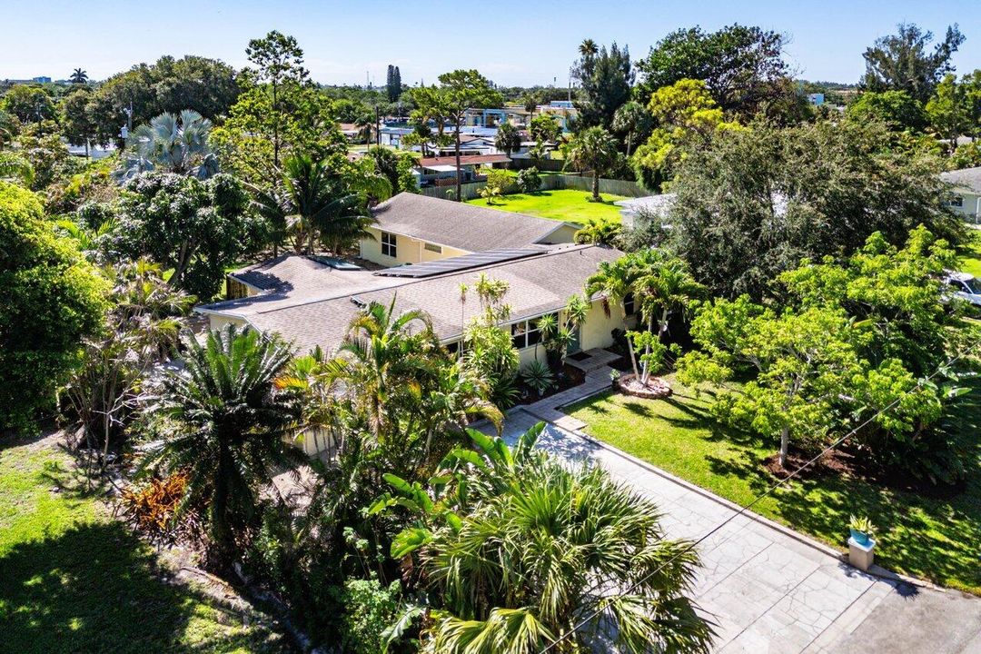 For Sale: $615,000 (3 beds, 2 baths, 2210 Square Feet)