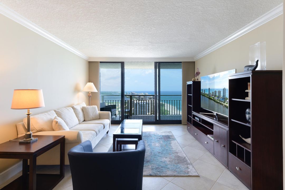 合同活跃: $5,000 (1 贝兹, 1 浴室, 1000 平方英尺)