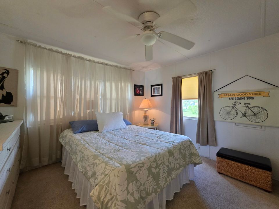 合同活跃: $35,000 (2 贝兹, 2 浴室, 1020 平方英尺)