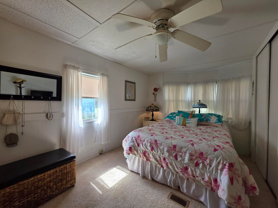 合同活跃: $35,000 (2 贝兹, 2 浴室, 1020 平方英尺)