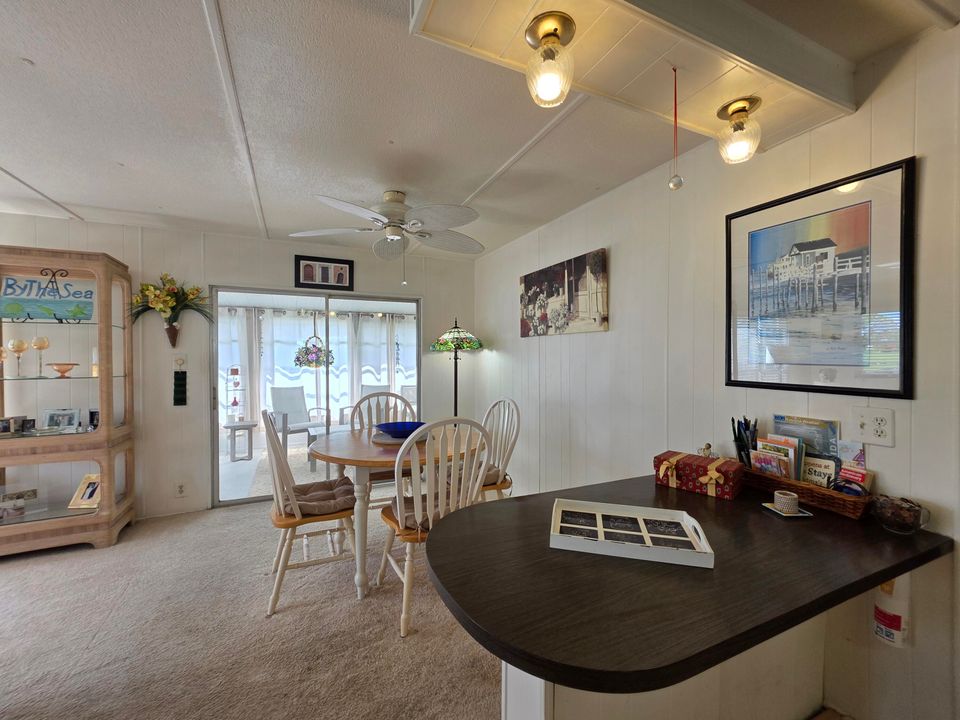 合同活跃: $35,000 (2 贝兹, 2 浴室, 1020 平方英尺)